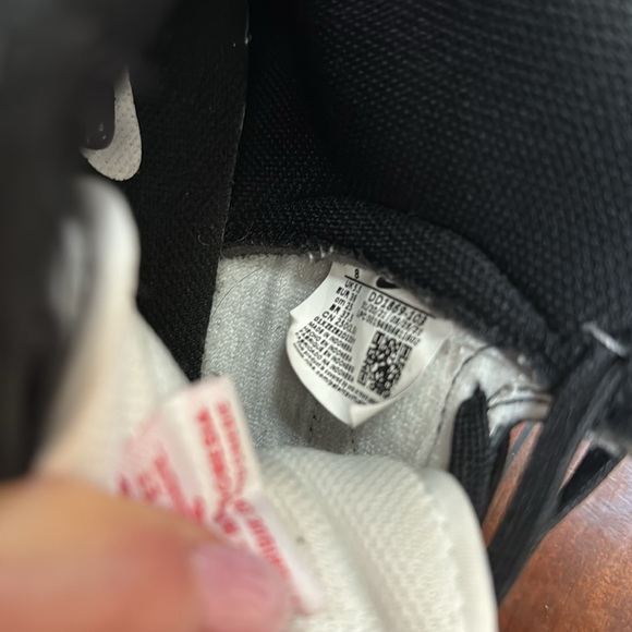 Nike dunks high top panda color way - Picture 4 of 9